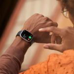 Apple Watch Series 8, 41mm GPS + Cellular ECG app, Temperature sensor, Crash Detection (Starlight Sport Strap, Regular) - Image 4